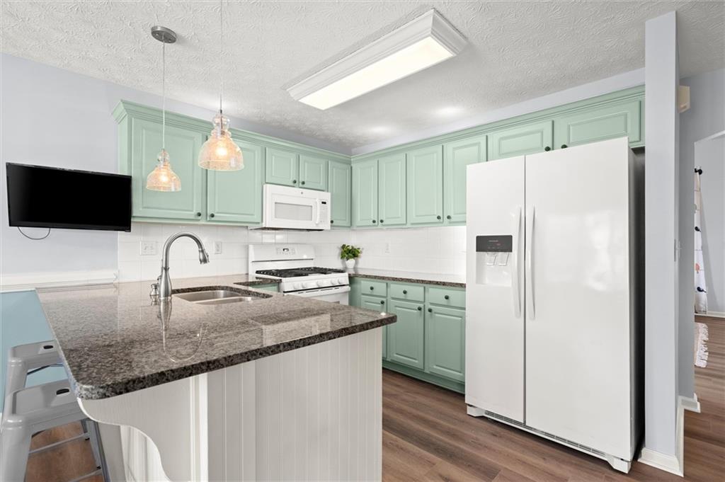 3008 Heatherbrook Trace