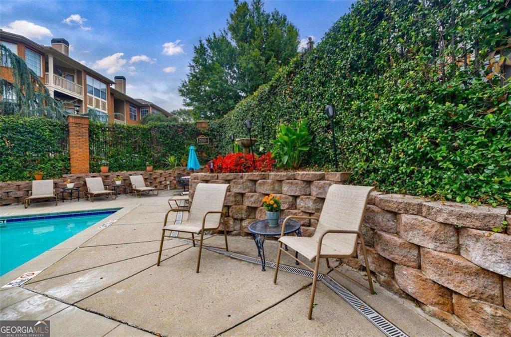 200 NE Renaissance Parkway NE 304
