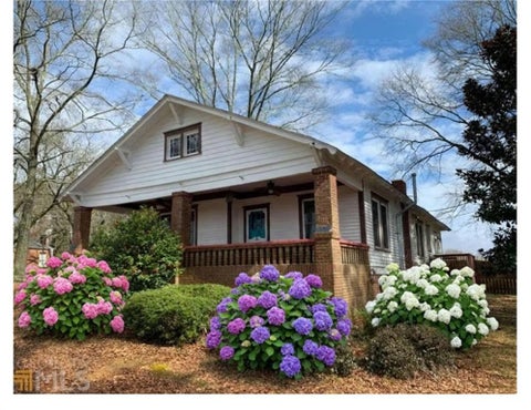 Homes For Sale - 8702 Campbellton Street<br/> Douglasville, GA 30134