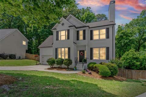 Homes For Sale - 6000 Hampton Bluff Way<br/> Roswell, GA 30075