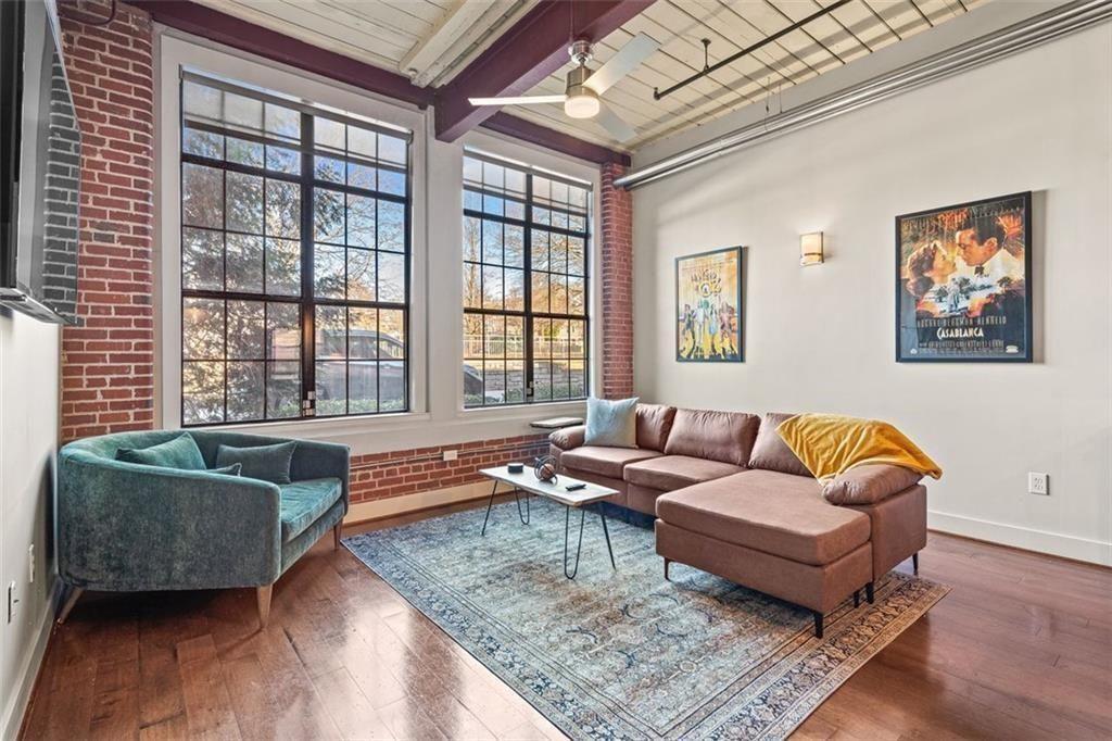 1261 Caroline Street NE 111