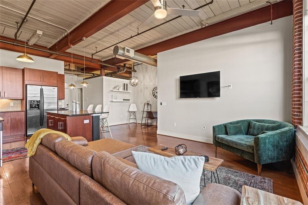 1261 Caroline Street NE 111