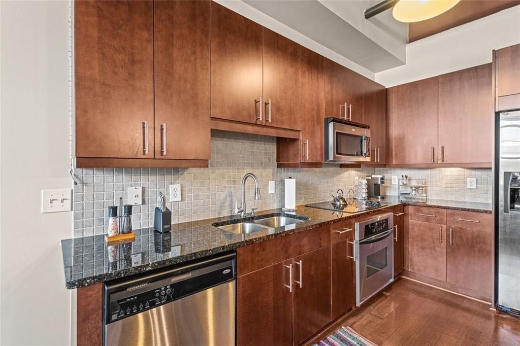 1261 Caroline Street NE 111