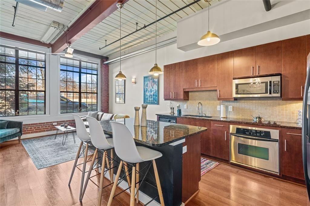 1261 Caroline Street NE 111