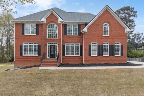 Homes For Sale - 4392 Chatuge Drive<br/> Buford, GA 30519