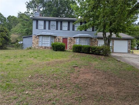 Homes For Sale - 8673 Plumtree Drive<br/> Riverdale, GA 30274