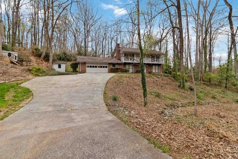 Photo of 810 Oakstone Trail, Roswell, GA 30075 (MLS # 7743303)