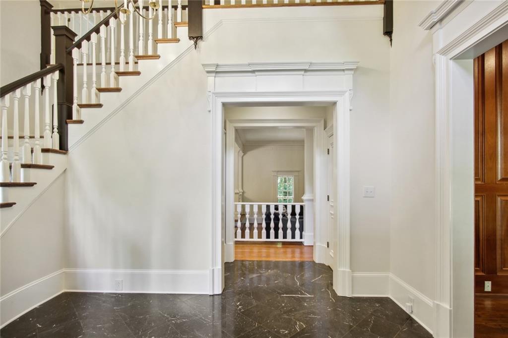 2770 Carmon On Wesley NW