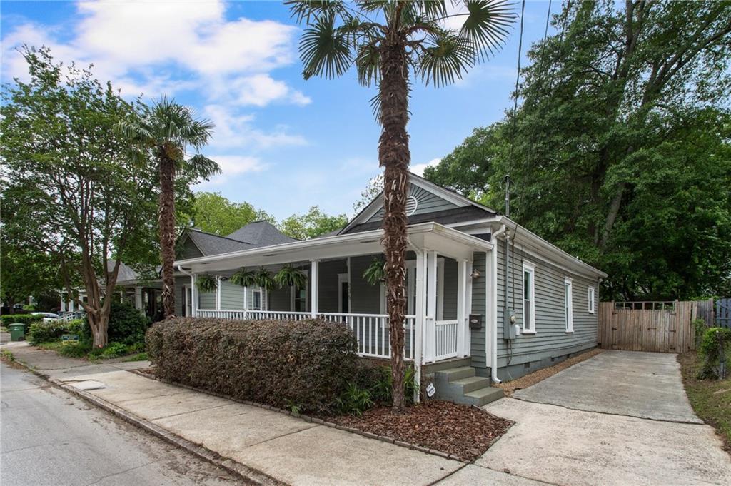 206 Flora Avenue NE