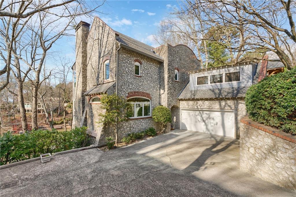 606 Hilltop Lane