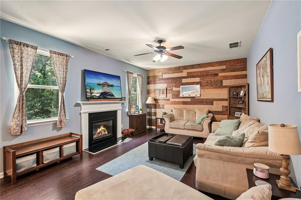 350 Parc Crossing
