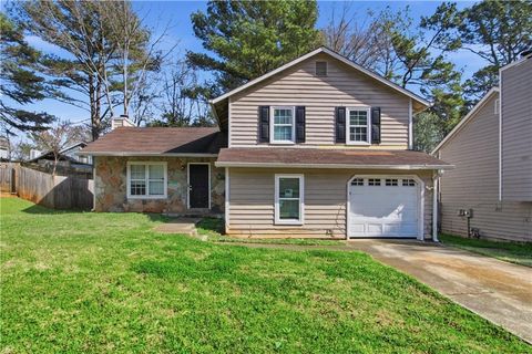 Homes For Sale - 917 Lake Watch Drive<br/> Stone Mountain, GA 30088