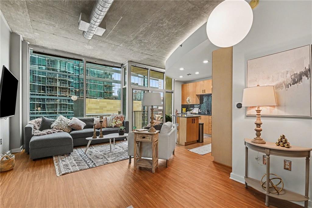 923 Peachtree Street 825