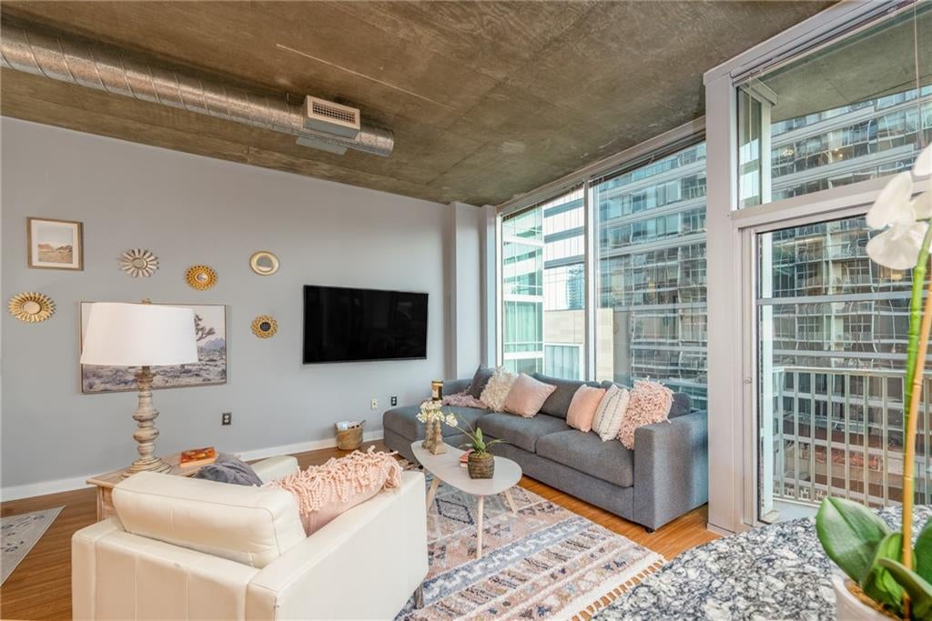 923 Peachtree Street 825