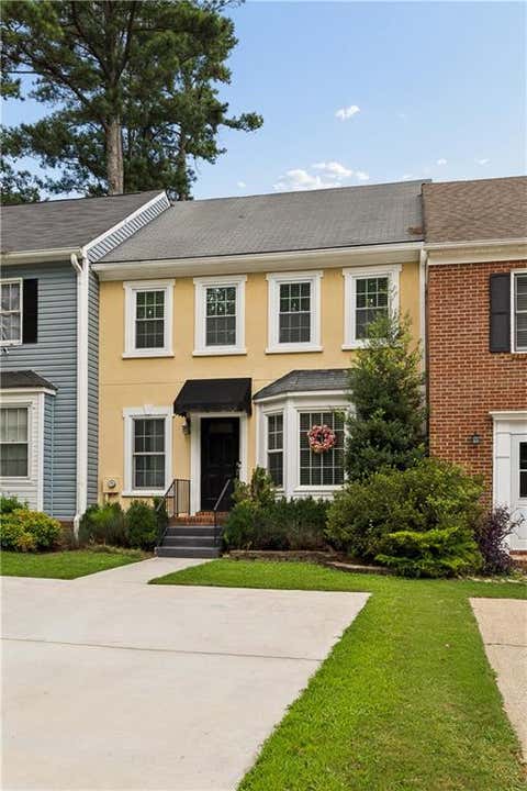 Townhouse For Sale - 565 Salem Woods Drive<br/> Marietta, GA 30067