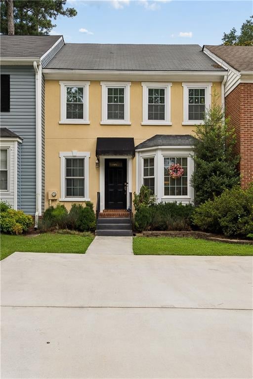 565 Salem Woods Drive SE
