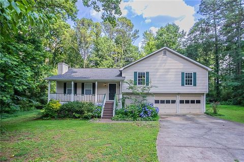 Photo of 2140 Deer Trail, Suwanee, GA 30024 (MLS # 7590189)
