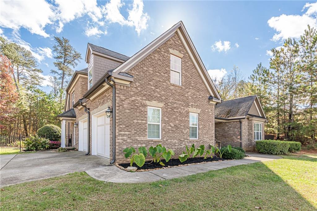 512 Cooper Lake Road SE