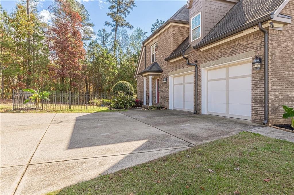 512 Cooper Lake Road SE
