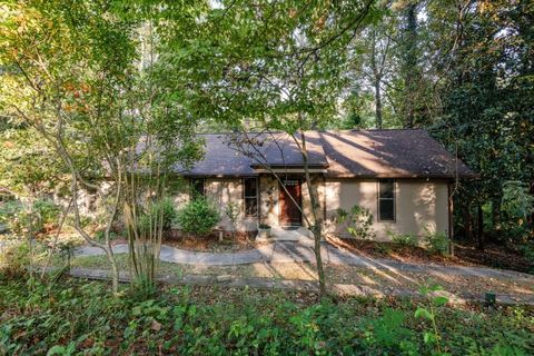 Photo of 4368 Laurel Circle SE, Smyrna, GA 30082 (MLS # 7655240)