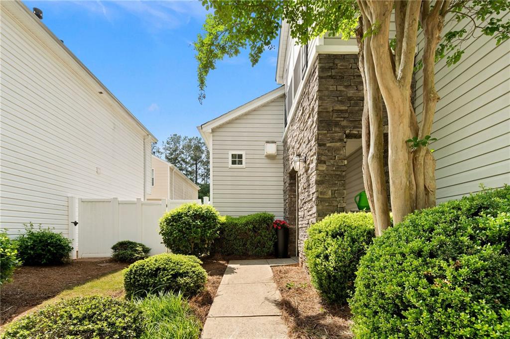 202 Windcroft Court NW