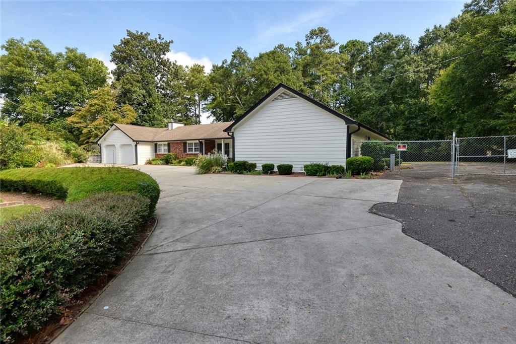 3605 Shallowford Road