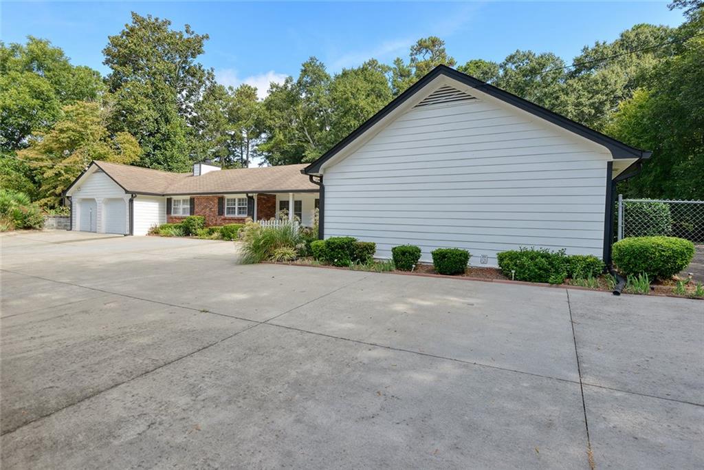 3605 Shallowford Road