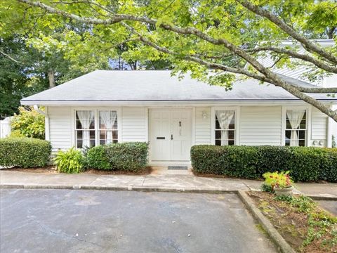 1453 Hampton Glen Court Decatur GA 30033