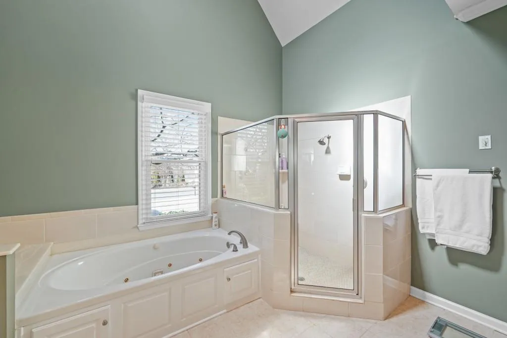 Kennesaw, Georgia 30144, United States, 4 Bedrooms Bedrooms, ,4 BathroomsBathrooms,Residential,Pending,4541