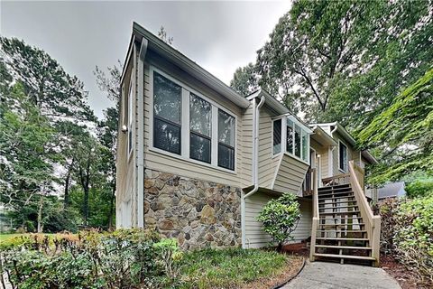 Homes For Rent - 5142 Manitou Way<br/> Stone Mountain, GA 30087