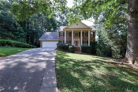 Homes For Sale - 4128 Mayflower Court<br/> Lilburn, GA 30047