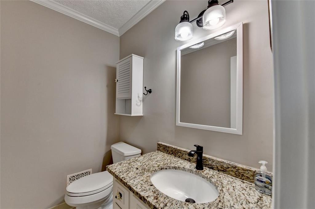 1486 Maple Ridge Drive, Suwanee, Georgia image 7