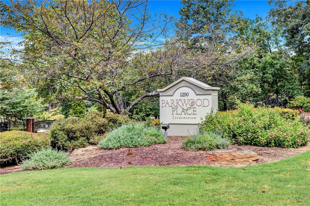1250 Parkwood Circle SE 1113