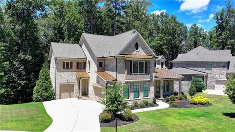 Homes For Sale - 925 Settles Creek Way<br/> Suwanee, GA 30024