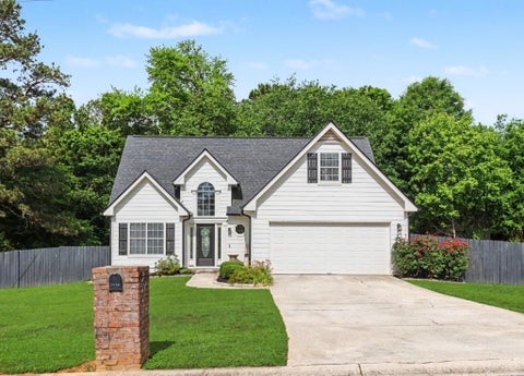 Homes For Sale - 2925 Shane Drive<br/> Snellville, GA 30078