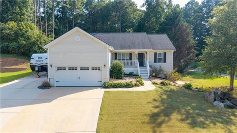 Homes For Sale - 75 Oak Ridge Court<br/> Douglasville, GA 30134