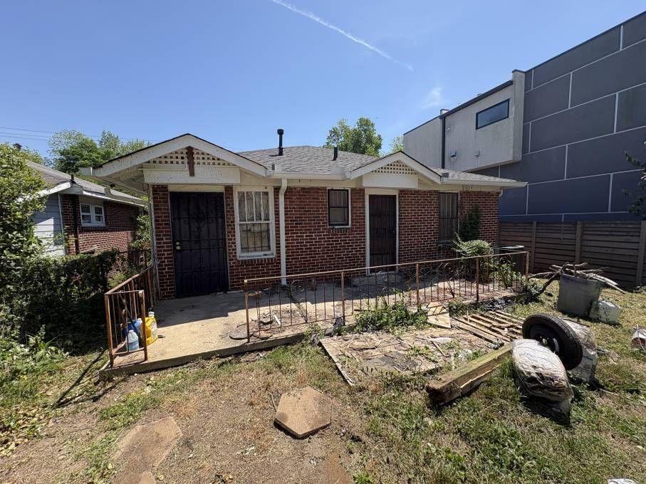 11 Walthall Street SE