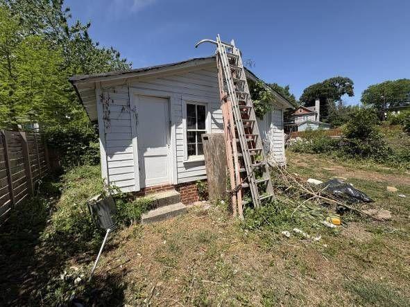 11 Walthall Street SE