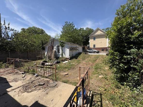 11 Walthall Street SE