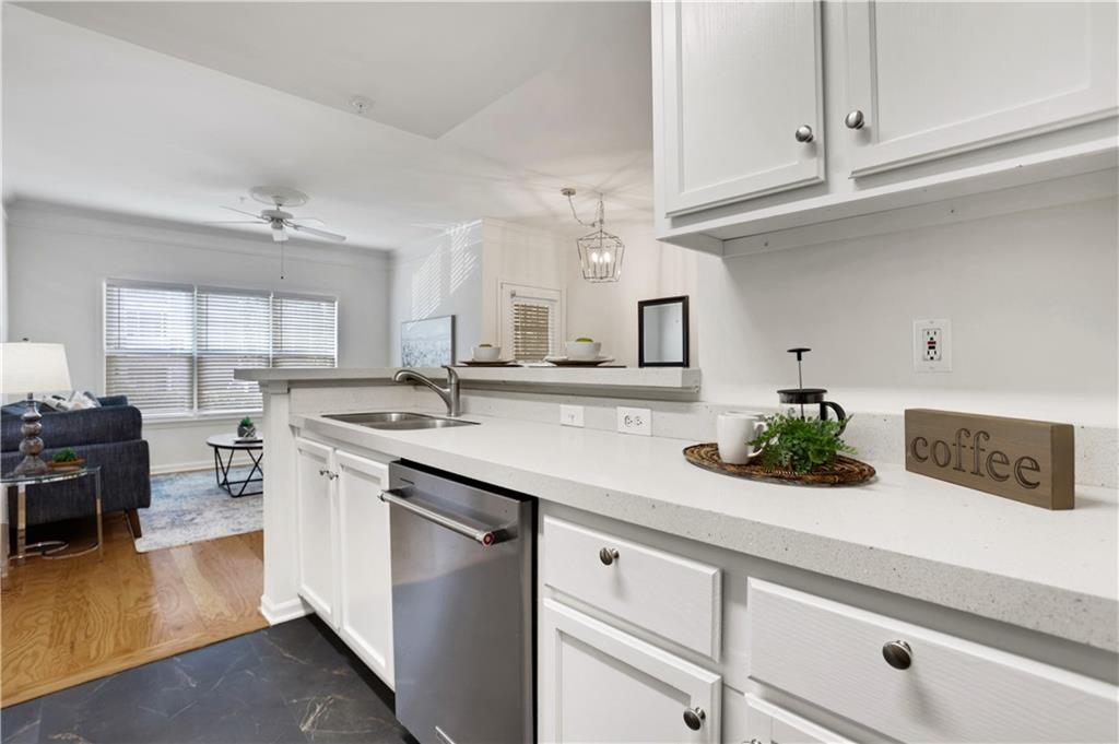 2700 Pine Tree Road NE 1017