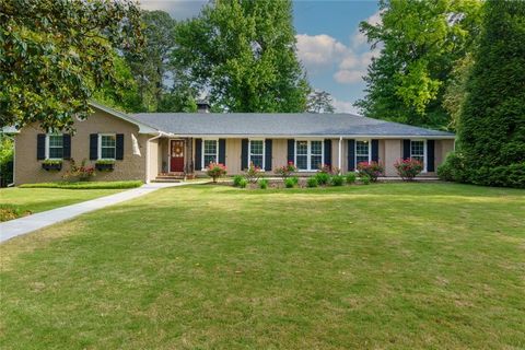Photo of 690 Glenforest Road, Sandy Springs, GA 30328 (MLS # 7573648)