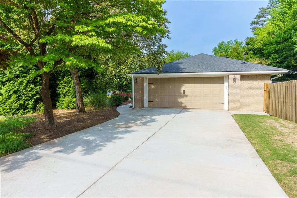 690 Glenforest Road, Sandy Springs, Georgia image 26