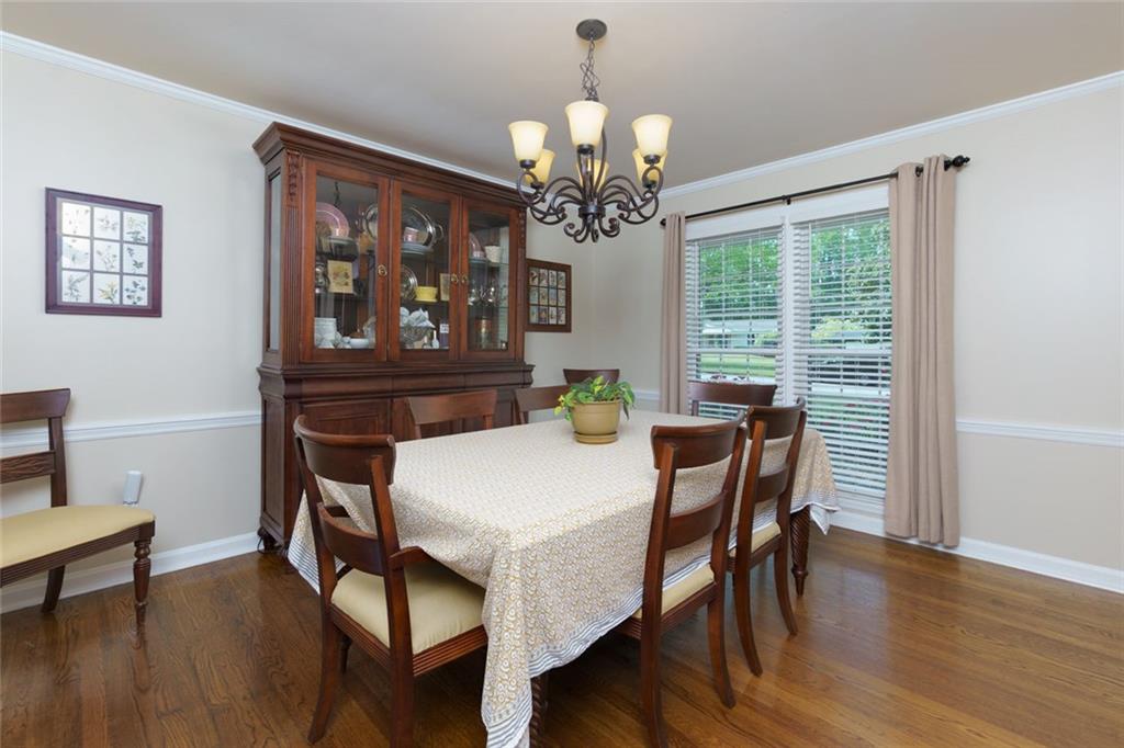 690 Glenforest Road, Sandy Springs, Georgia image 9