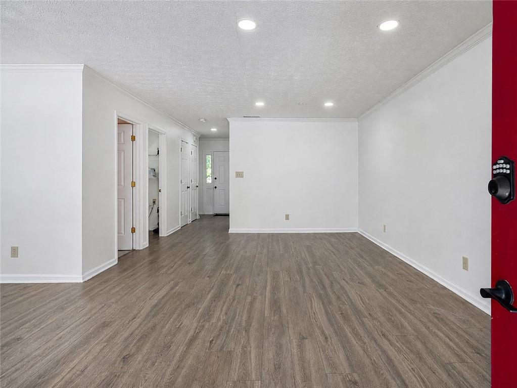 1130 Jamestowne Trail