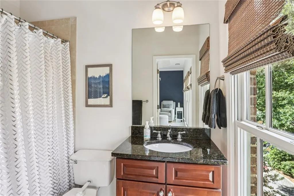 Atlanta, Georgia 30306, United States, 2 Bedrooms Bedrooms, ,3 BathroomsBathrooms,Residential,Active,171125