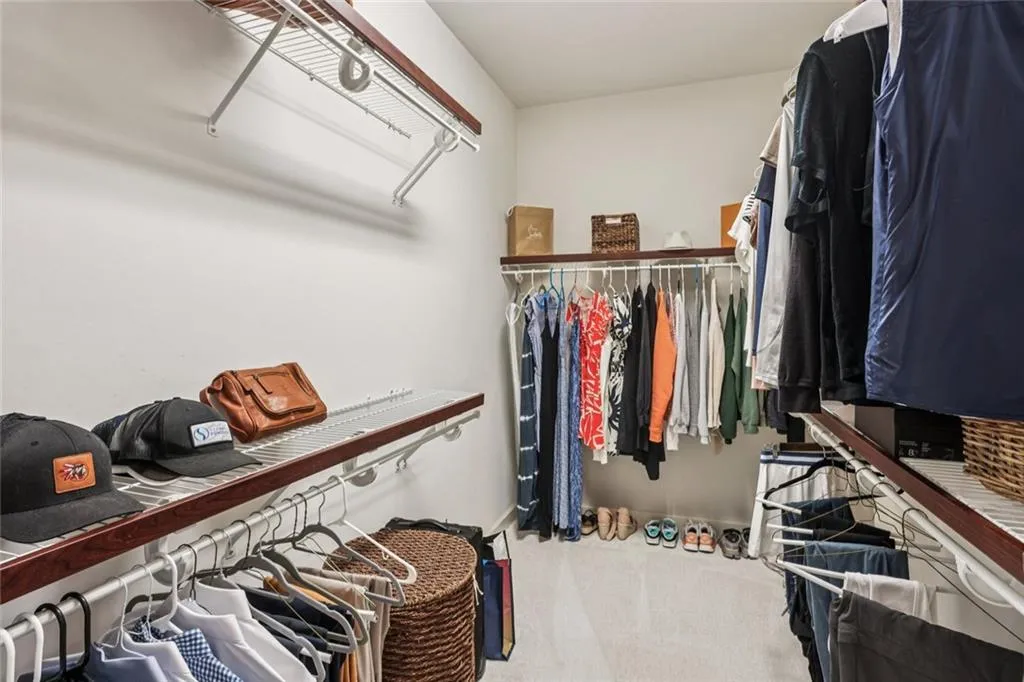 Atlanta, Georgia 30306, United States, 2 Bedrooms Bedrooms, ,3 BathroomsBathrooms,Residential,Active,171125