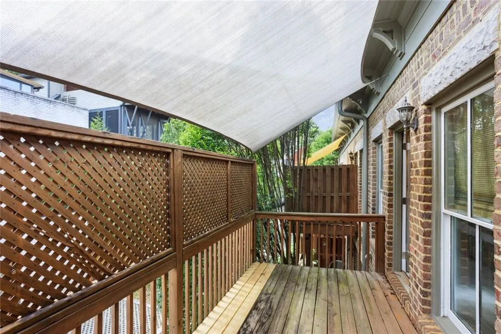 Atlanta, Georgia 30306, United States, 2 Bedrooms Bedrooms, ,3 BathroomsBathrooms,Residential,Active,171125