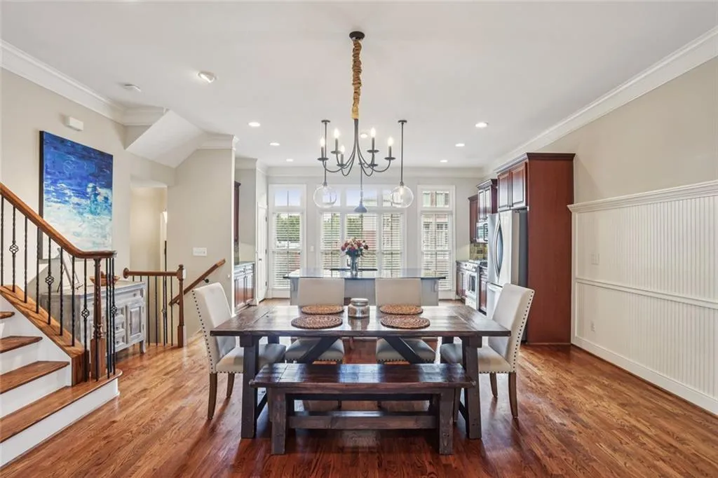 Atlanta, Georgia 30306, United States, 2 Bedrooms Bedrooms, ,3 BathroomsBathrooms,Residential,Active,171125