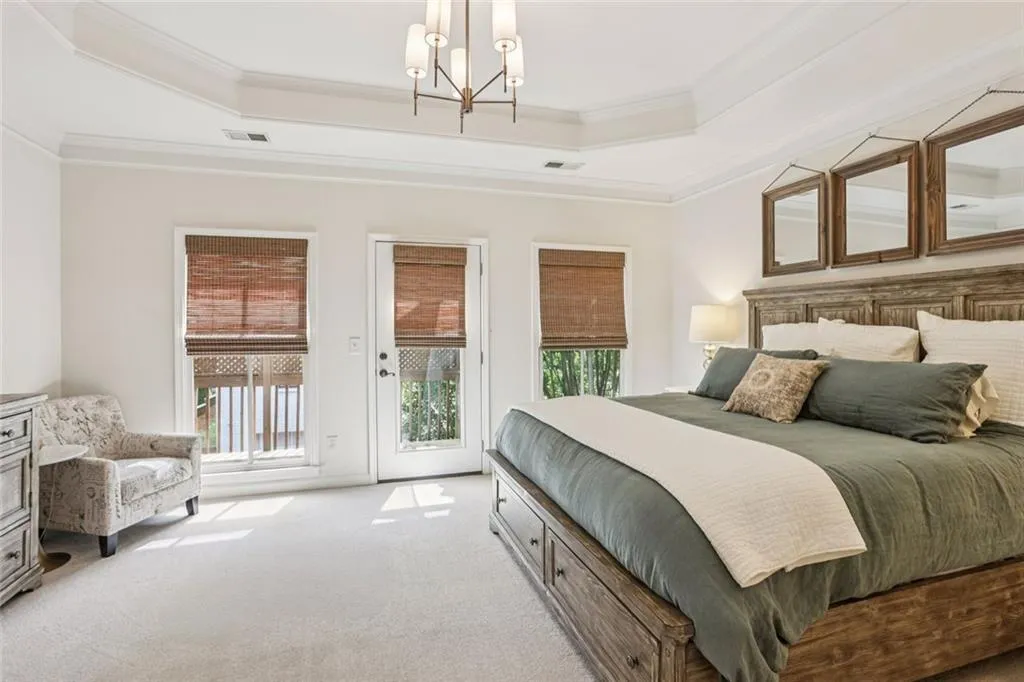 Atlanta, Georgia 30306, United States, 2 Bedrooms Bedrooms, ,3 BathroomsBathrooms,Residential,Active,171125