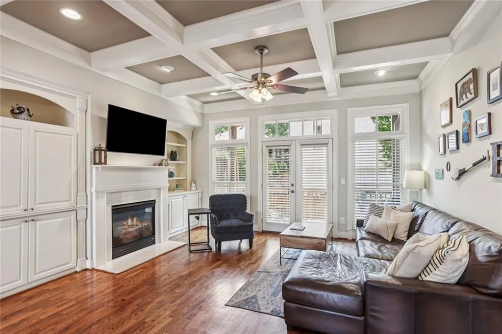 Atlanta, Georgia 30306, United States, 2 Bedrooms Bedrooms, ,3 BathroomsBathrooms,Residential,Active,171125